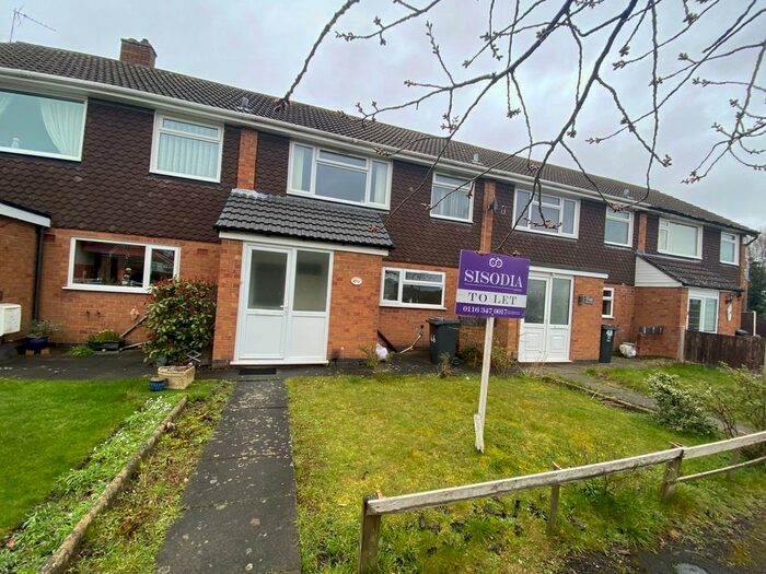 3 Bedroom Town House To Rent In Kilverstone Avenue, Leicester, LE5