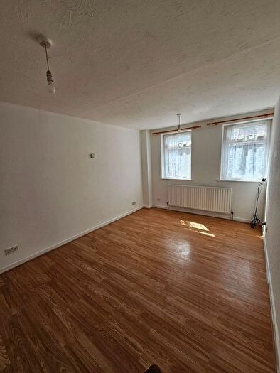 1 Bedroom Flat To Rent In Albert Road, West Drayton, UB7