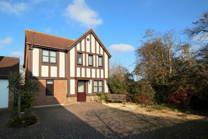 4 Bedroom Detached House To Rent In Foxbridge Drive, Hunston, Chichester, West Sussex, PO20