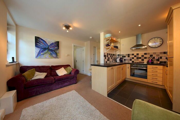 1 Bedroom Flat To Rent In Severn Grove, Cardiff, CF11