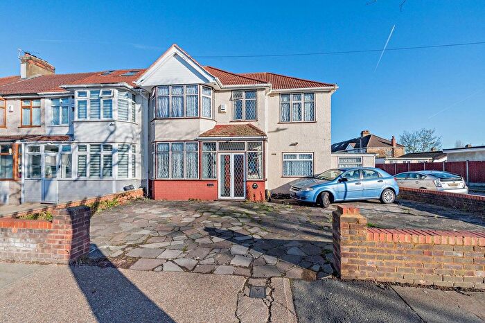 5 Bedroom Terraced House For Sale In North Way, London, NW9