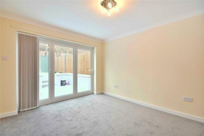 2 Bedroom Flat To Rent In Lichfield Road, Cricklewood, NW2