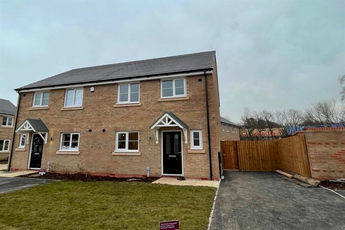 3 Bedroom Semi-Detached House To Rent In Wharford Lane, Runcorn, WA7