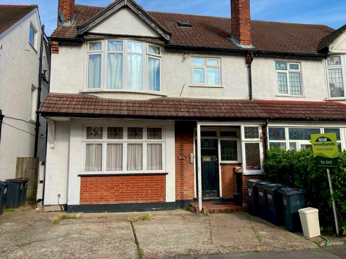 Apartment To Rent In Purley Park Road, Purley, CR8