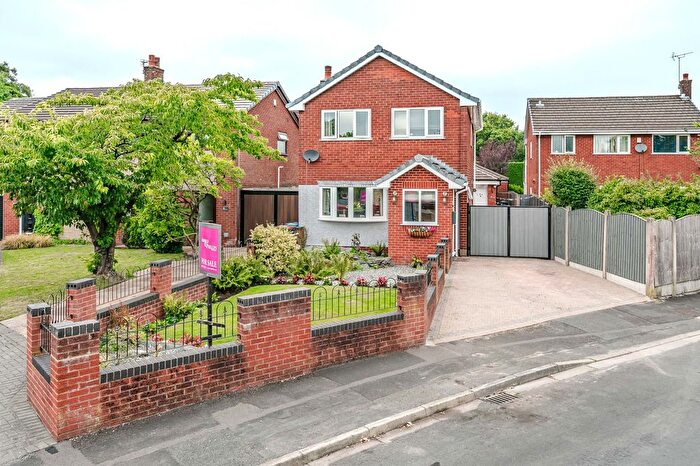 3 Bedroom Detached House For Sale In Lichen Close, Charnock Richard, PR7