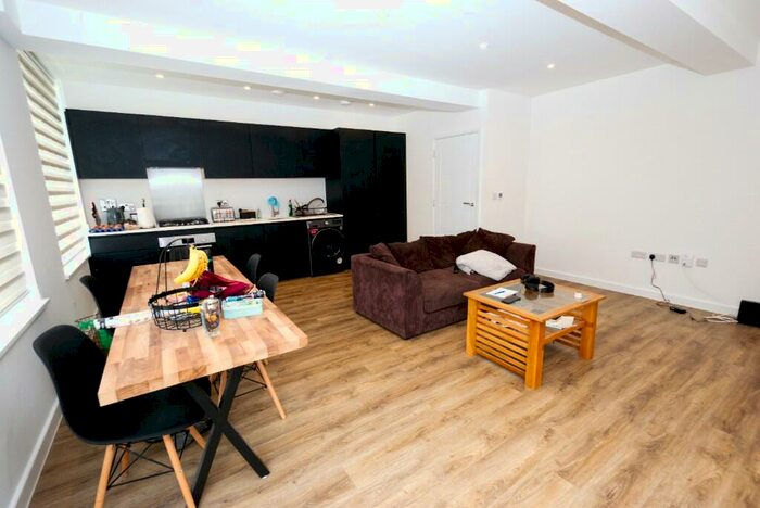 1 Bedroom Apartment To Rent In Sheridan Terrace, Hove, East Sussex, BN3