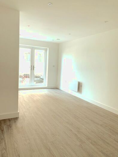 1 Bedroom Flat To Rent In High Street, Slough, SL1