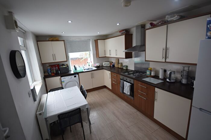 6 Bedroom House To Rent In Albany Road*, Liverpool, L7