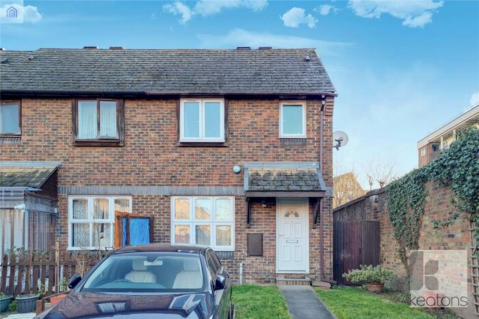 3 Bedroom End Of Terrace House To Rent In Clipper Close, Rotherhithe, London, SE16