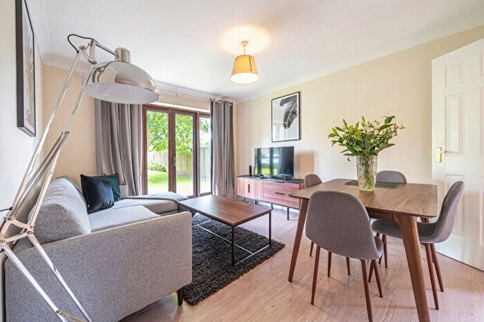 2 Bedroom Flat To Rent In Windsor And Maidenhead, SL6