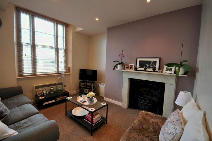 1 Bedroom Flat To Rent In St. Albans Road, Watford, WD17