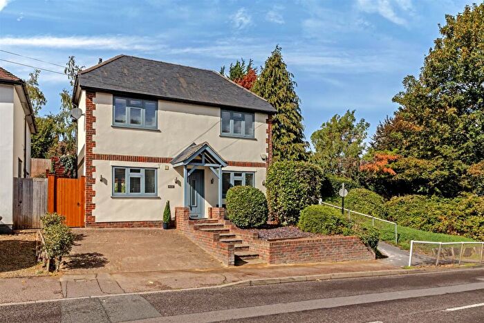 2 Bedroom Detached House For Sale In The Hill, Wheathampstead, AL4