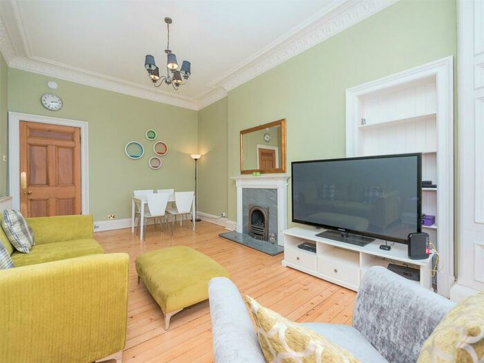 2 Bedroom Flat To Rent In Mcdonald Road, Edinburgh, EH7