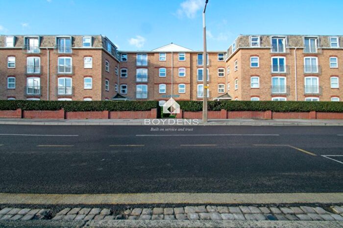 2 Bedroom Flat To Rent In Ocean View, Walton On The Naze, CO14