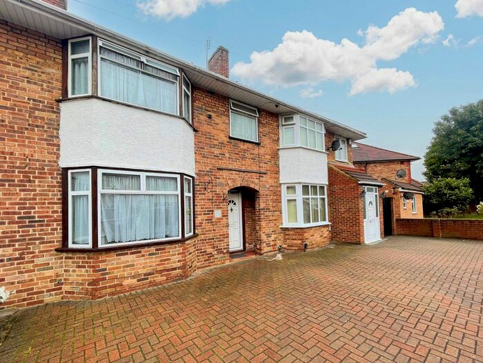 3 Bedroom Terraced House To Rent In Northfield Park, Hayes, UB3