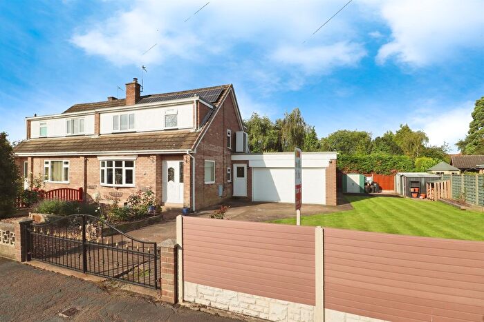 3 Bedroom Semi-Detached House For Sale In Park Road, Airmyn, Goole, DN14