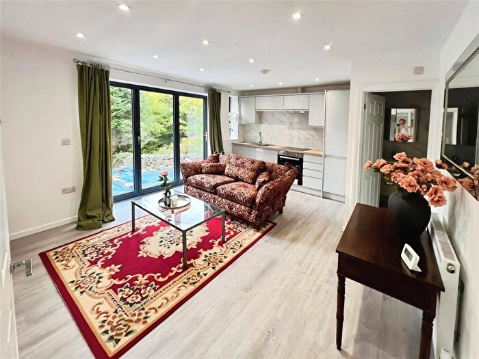 1 Bedroom Flat To Rent In Stow Park Crescent, Newport, NP20