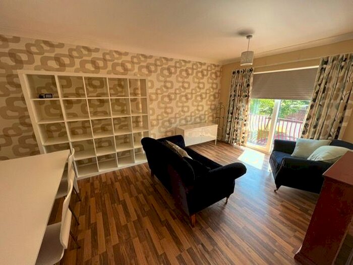 2 Bedroom Flat To Rent In Severn Grove, Pontcanna, Cardiff, CF11