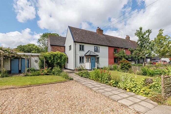 4 Bedroom Semi-Detached House For Sale In Tooks Common Lane, Ilketshall St. Andrew, Beccles, NR34