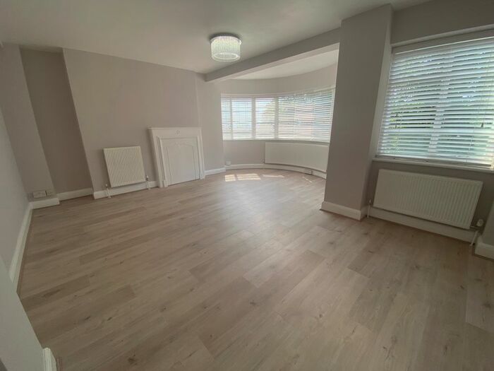 3 Bedroom Flat To Rent In Northwood Hall, Hornsey Lane, Highgate, London, N6