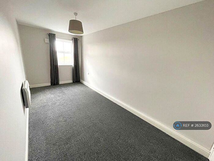 2 Bedroom Flat To Rent In Adlington Place, Poynton, Stockport, SK12