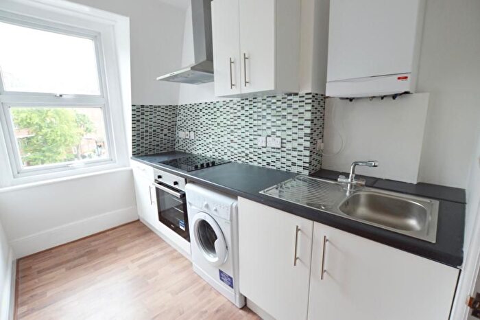 2 Bedroom Flat To Rent In Goldsmiths Row, Broadway Market, E2