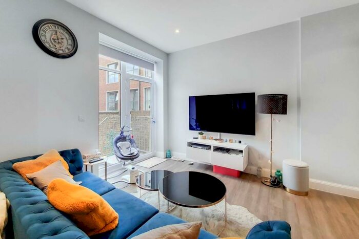 1 Bedroom Flat To Rent In Pynnacles Close, Harrow, Stanmore, HA7