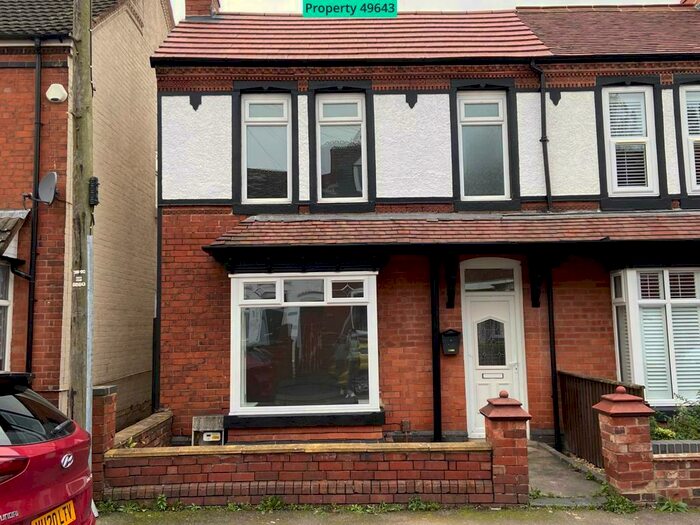 3 Bedroom Semi-Detached House To Rent In Beaumont Road, Halesowen, B62