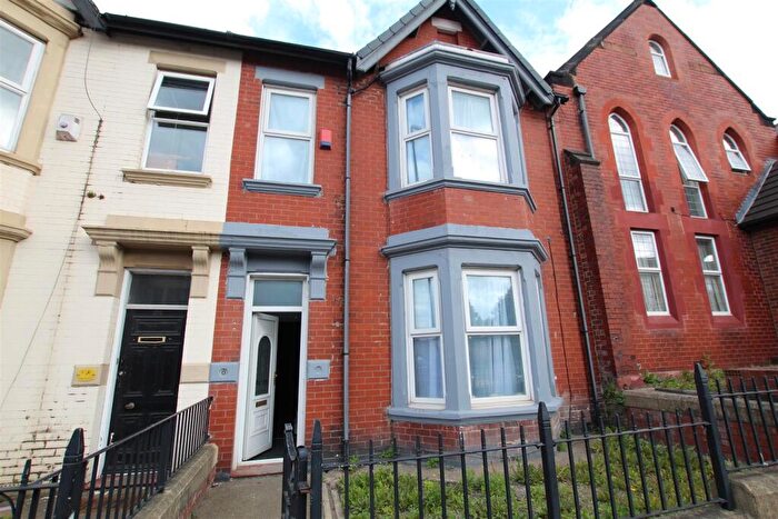 6 Bedroom House To Rent In Wingrove Road, Newcastle Upon Tyne, NE4