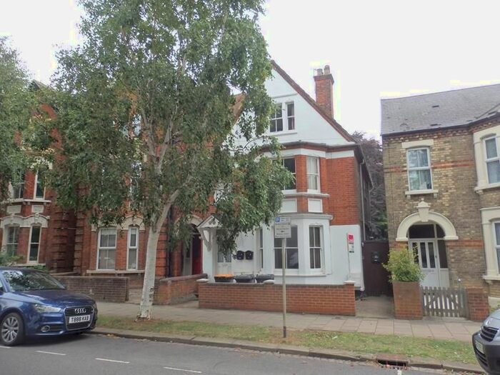 1 Bedroom Flat To Rent In Warwick Avenue, Bedford, MK40