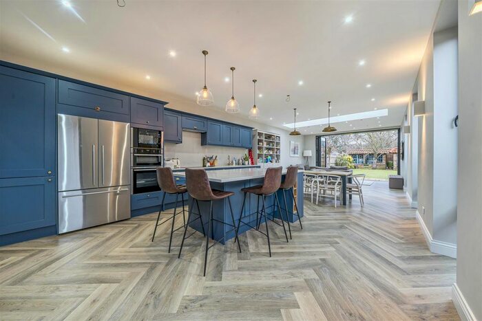 5 Bedroom Detached House To Rent In Dinton Road, Kingston Upon Thames, KT2