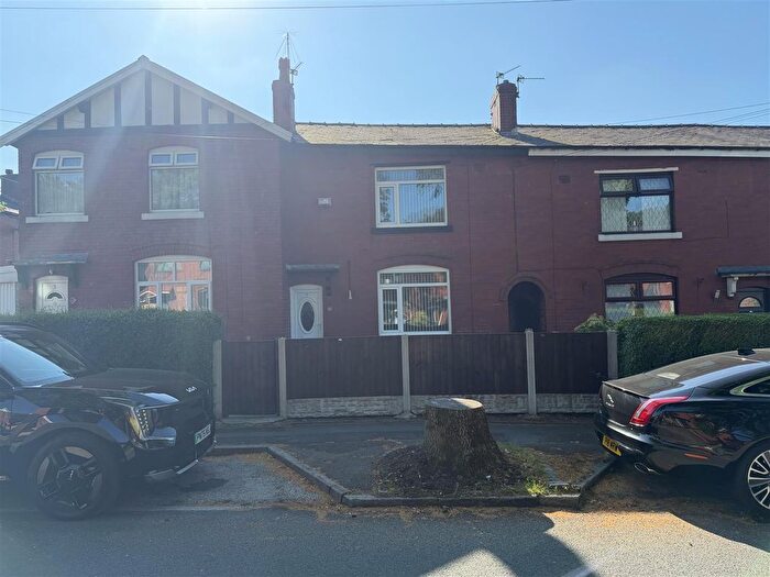 2 Bedroom Semi-Detached House For Sale In Avondale Avenue, Bury, Bury, BL9
