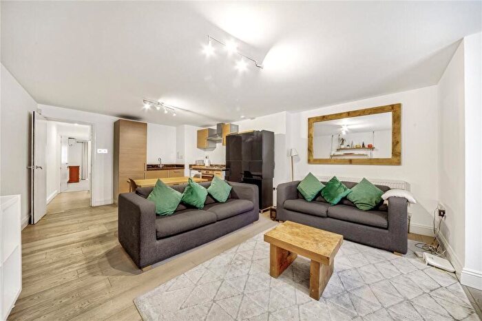 1 Bedroom Flat To Rent In Bedford Road, Clapham North, SW4