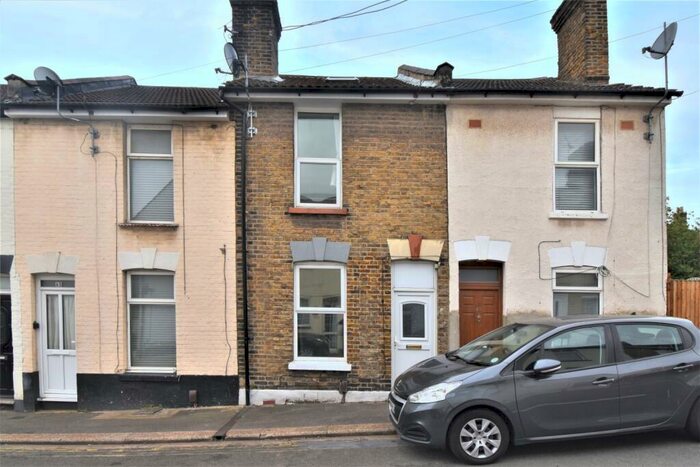 2 Bedroom Terraced House To Rent In Wykeham Street Rochester, ME2
