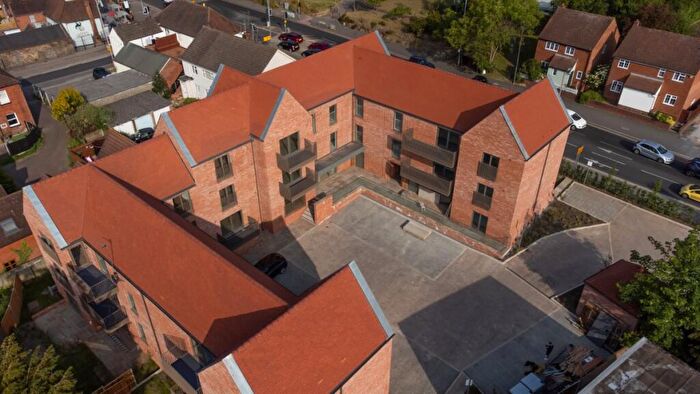 2 Bedroom Flat To Rent In Chelmsford Road, Shenfield, CM15