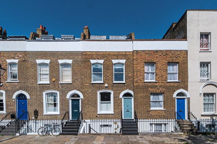 3 Bedroom Maisonette For Sale In Rocliffe Street, Angel, N1