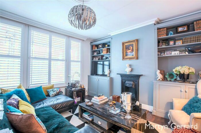 2 Bedroom Flat To Rent In Russell Road, London, N13