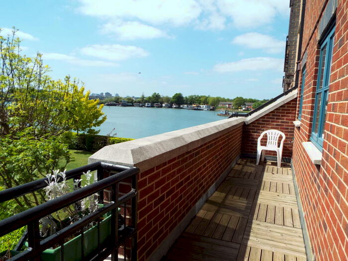 2 Bedroom Apartment To Rent In Riverdene Place, Bitterne, SO18