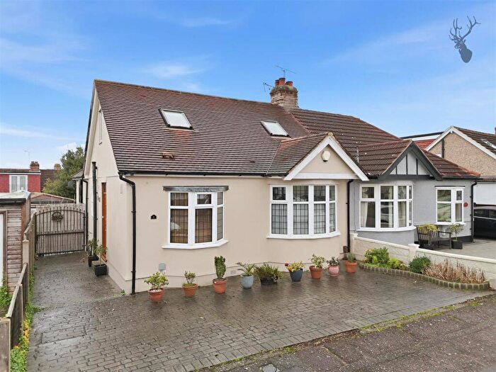 4 Bedroom Semi-Detached House For Sale In Hawthorn Road, Buckhurst Hill, IG9