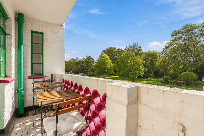 2 Bedroom Flat For Sale In Ealing Village, London, W5