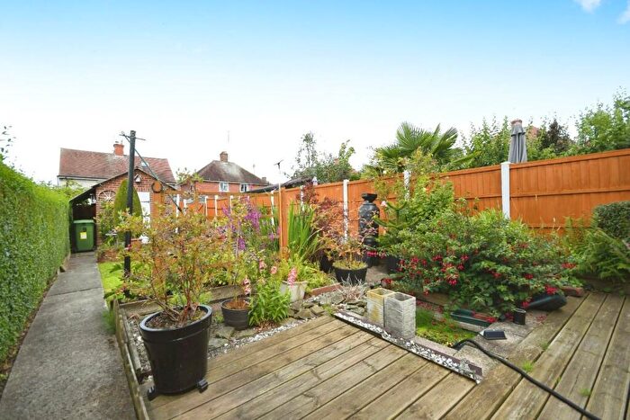2 Bedroom Semi-Detached House For Sale In Brookbank Avenue, Brockwell, Chesterfield, S40
