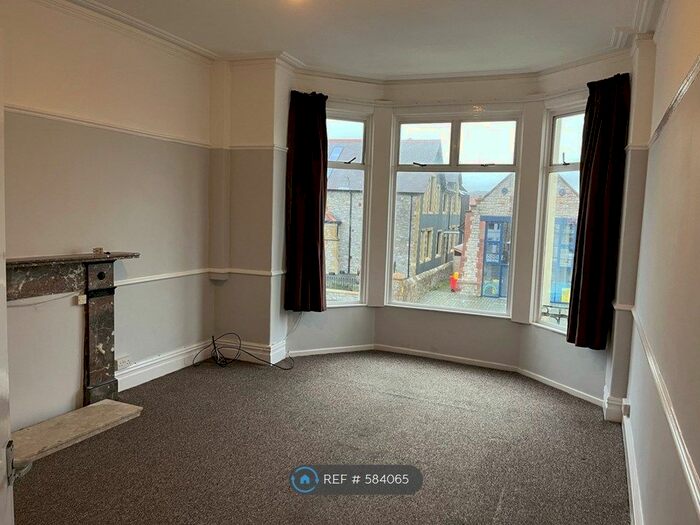 2 Bedroom Flat To Rent In Lloyd Street, Llandudno, LL30