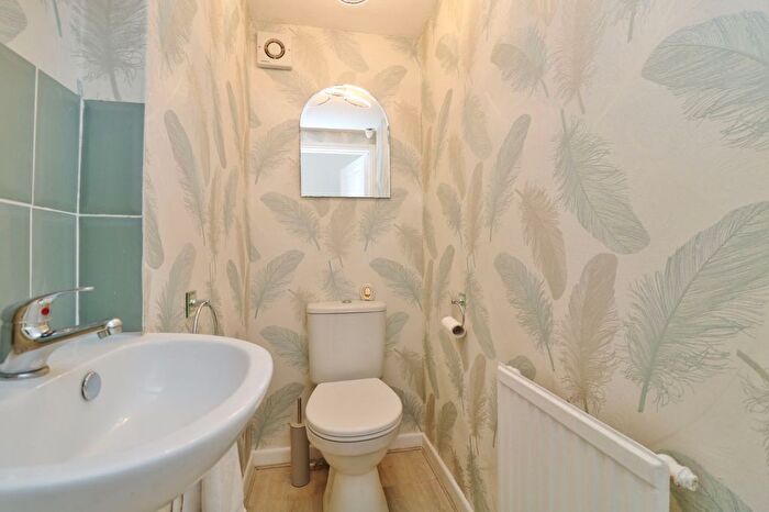 3 Bedroom Detached House For Sale In Foord Road, Hedge End, SO30