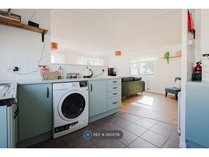 2 Bedroom Bungalow To Rent In Convent Meadows, Christchurch, BH23
