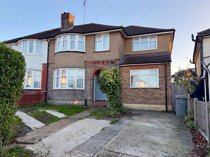 4 Bedroom Semi Detached House For Sale In Uxendon Hill, Wembley, HA9