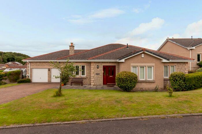 4 Bedroom Detached Bungalow For Sale In Carlingnose Point, North Queensferry, KY11