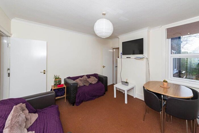 4 Bedroom House To Rent In Guildford Park Road, Guildford, GU2