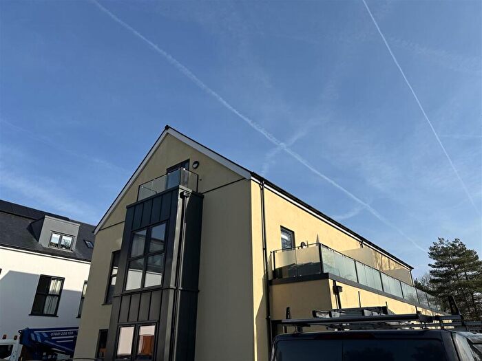 1 Bedroom Flat To Rent In Box Hill Apartments, RH4