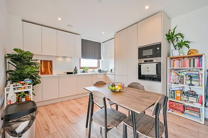 2 Bedroom Flat To Rent In Goodhall Street, Park Royal, NW10