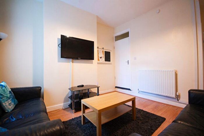 3 Bedroom Terraced House To Rent In Dale Road Selly Oak, Birmingham, B29